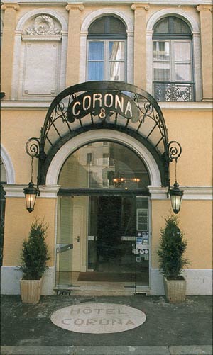  Corona Opera.    