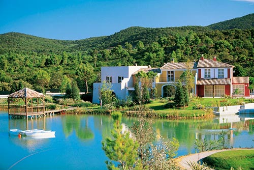   Les Restanques du Golfe de Saint-Tropez.    